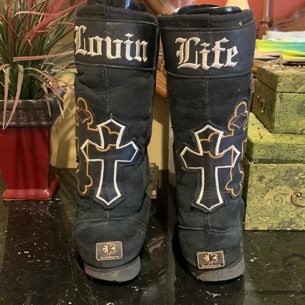 Used kookaburra boots.  Very loved.